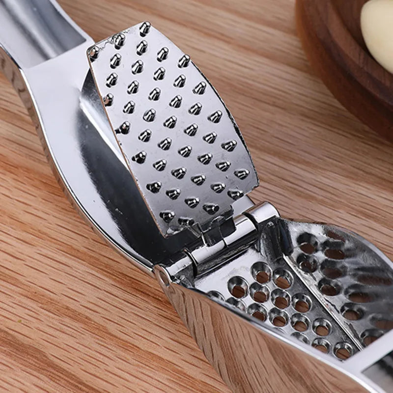 Manual Garlic Press with Ergonomic Grip - Anti-Rust Kitchen Tool for Mincing & Crushing