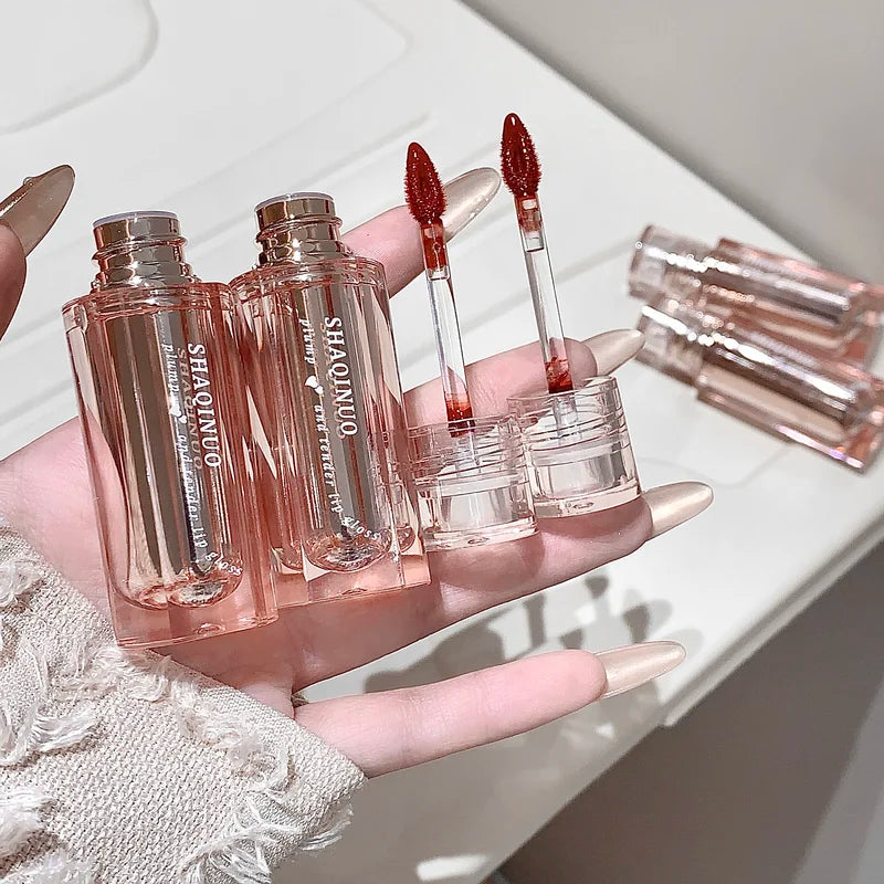 Long Lasting Hydrating Lip Gloss with Mirror Shine Finish - Vibrant Colors