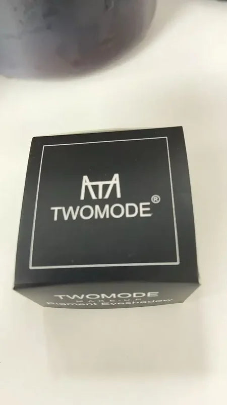 Red Eyeshadow Powder - High Pigmentation, Smudge-Proof, Easy Blend, Water-Resistant, 3g