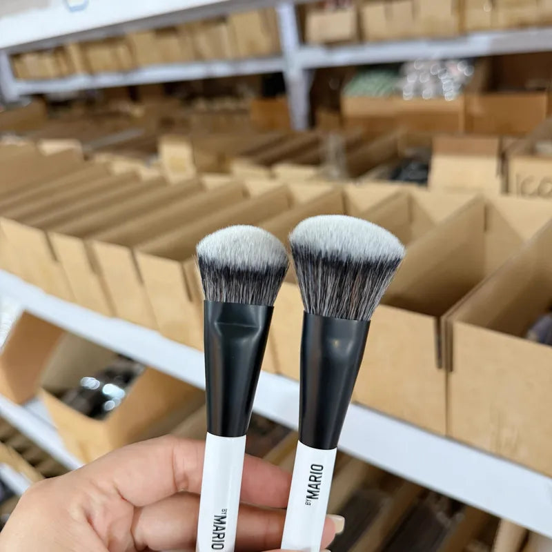 2-in-1 Highlight and Blush Makeup Brush - Soft Fiber Face Tool