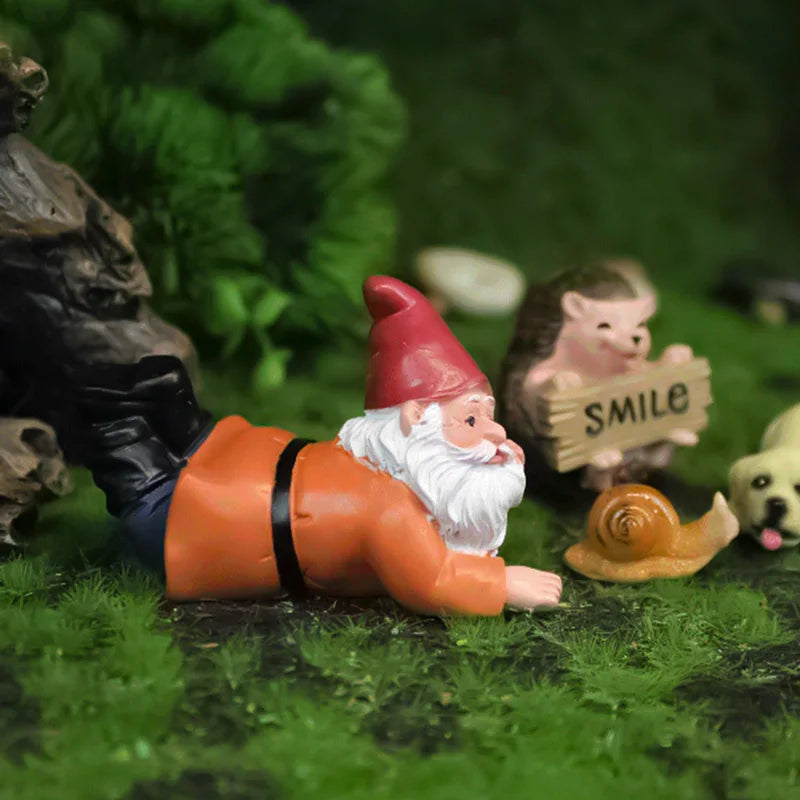 Garden Gnome Figurine Resin Miniature Outdoor Decor for Lawn & Garden
