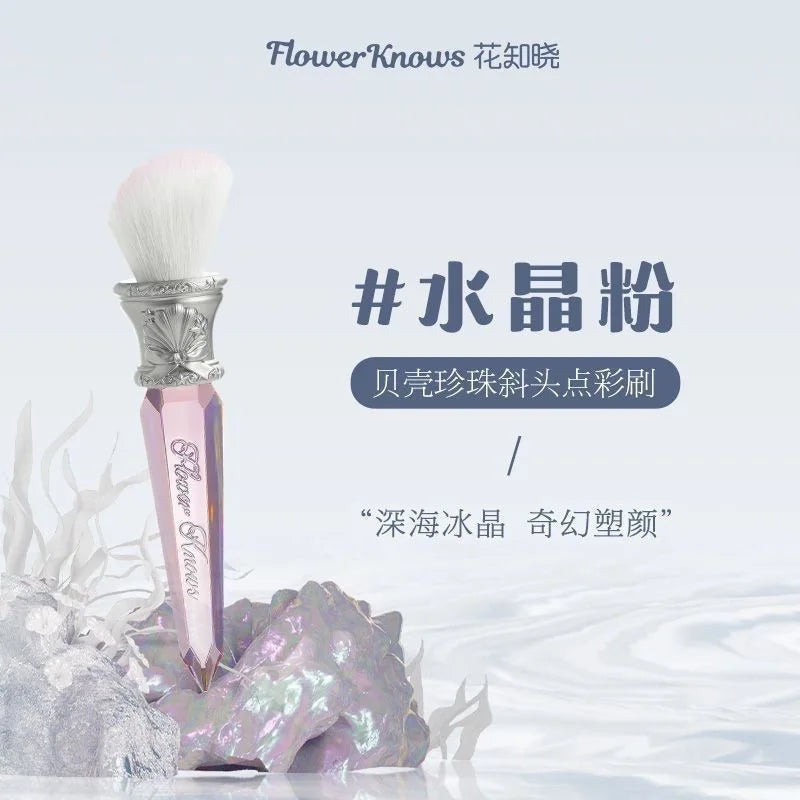 Fluffy Cosmetic Blush Brush for Face Powder & Foundation - Portable Makeup Tool