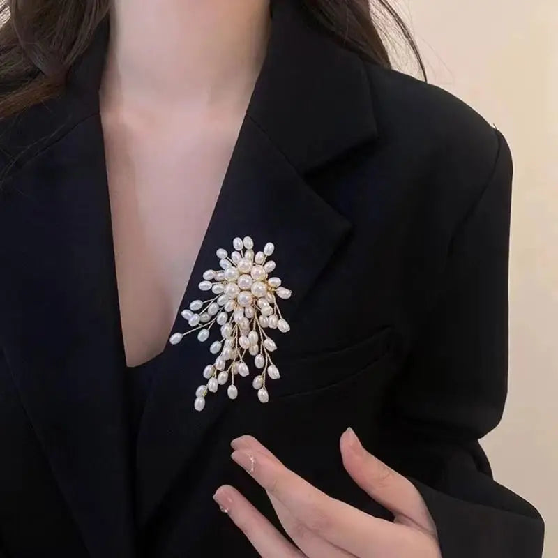 Elegant Pearl Flower Brooch Pin for Women Girls Fashion Jewelry Gift