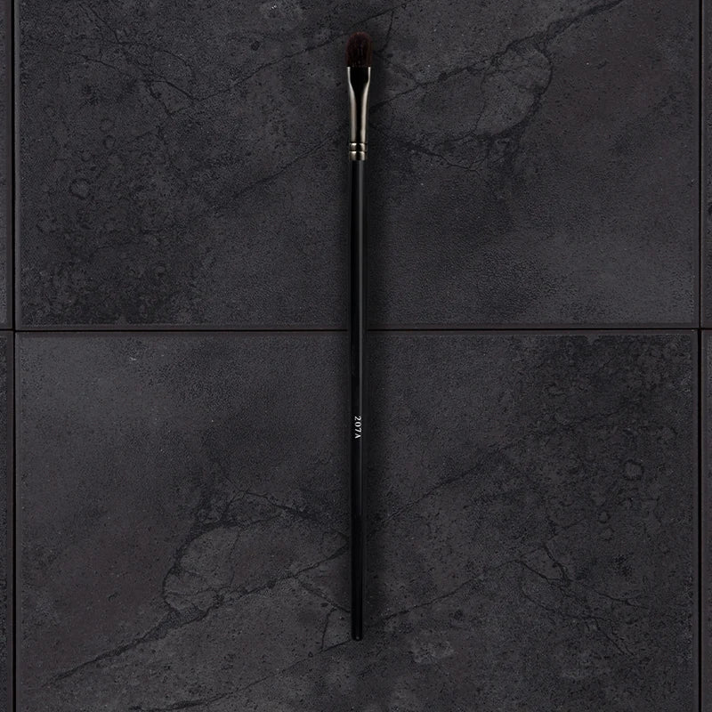 Small Eyeshadow Brush - Fluffy Wool Makeup Tool for Precise Eye Makeup