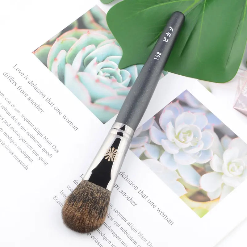Blush Makeup Brush with Squirrel Hair - Face Contour & Sculpting Tool