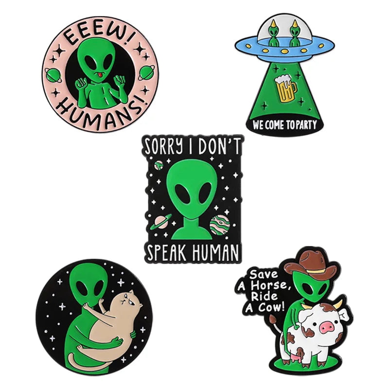 Creative Space Cat Alien Badge Brooch for Clothes - Metal Pin Accessory
