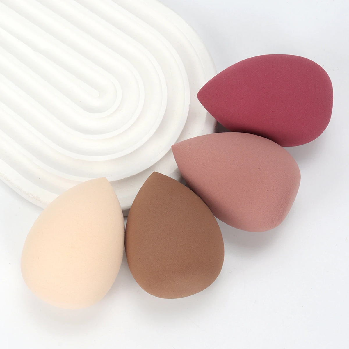 Makeup Blender Sponge for Foundation & Concealer - Cosmetic Beauty Tool