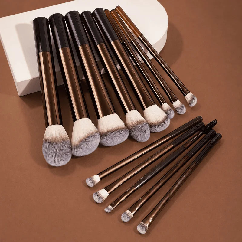14-Piece Soft Bristle Makeup Brush Set for Face and Eyes - Professional Cosmetic Tools