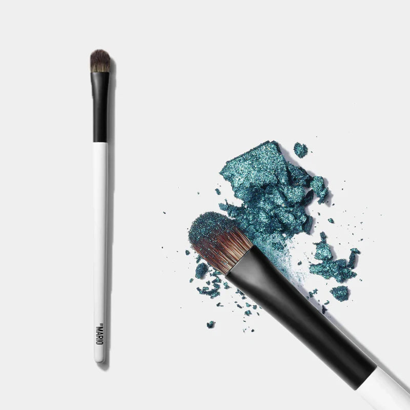 Soft Fiber Makeup Brush for Highlight and Blush - Ambient Glow Cosmetic Tool