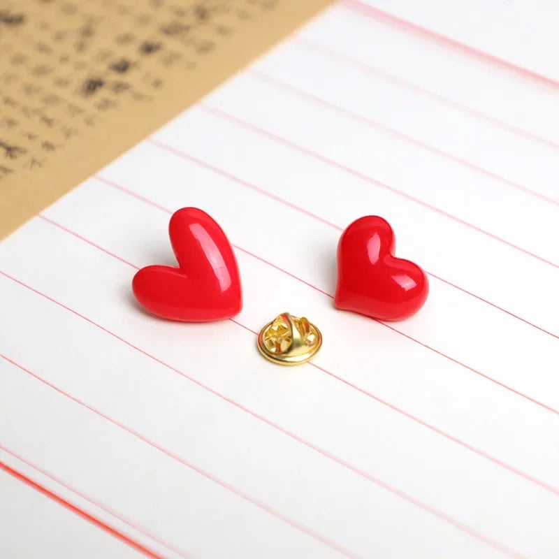 Cute Red Heart Brooches Romantic Love Resin Pins Decorative Jewelry Gift for Clothes & Bags