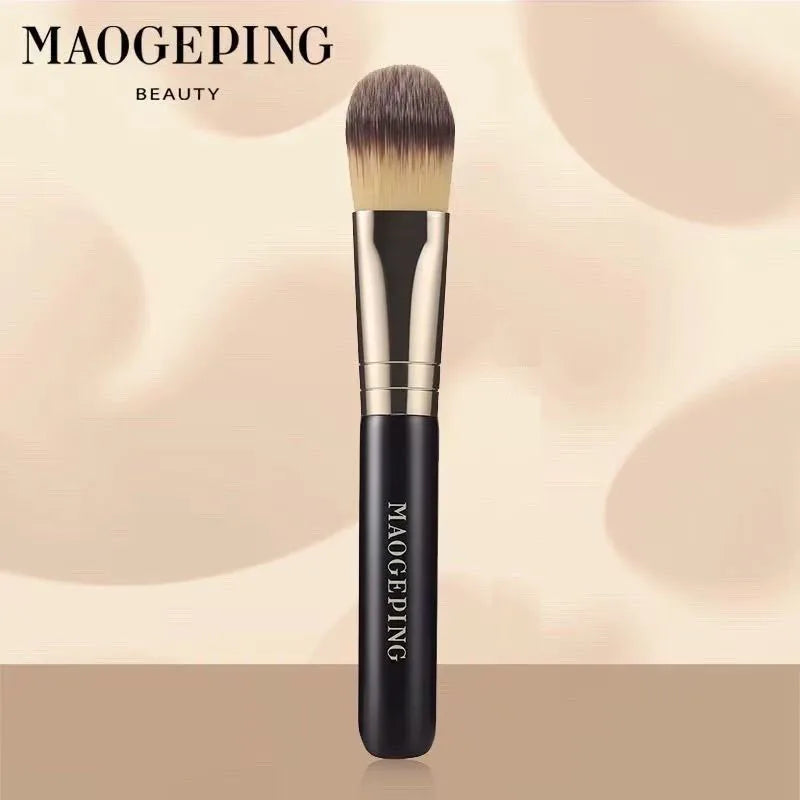 Portable Makeup Brush Set with Foundation, Highlighter & Concealer Brushes