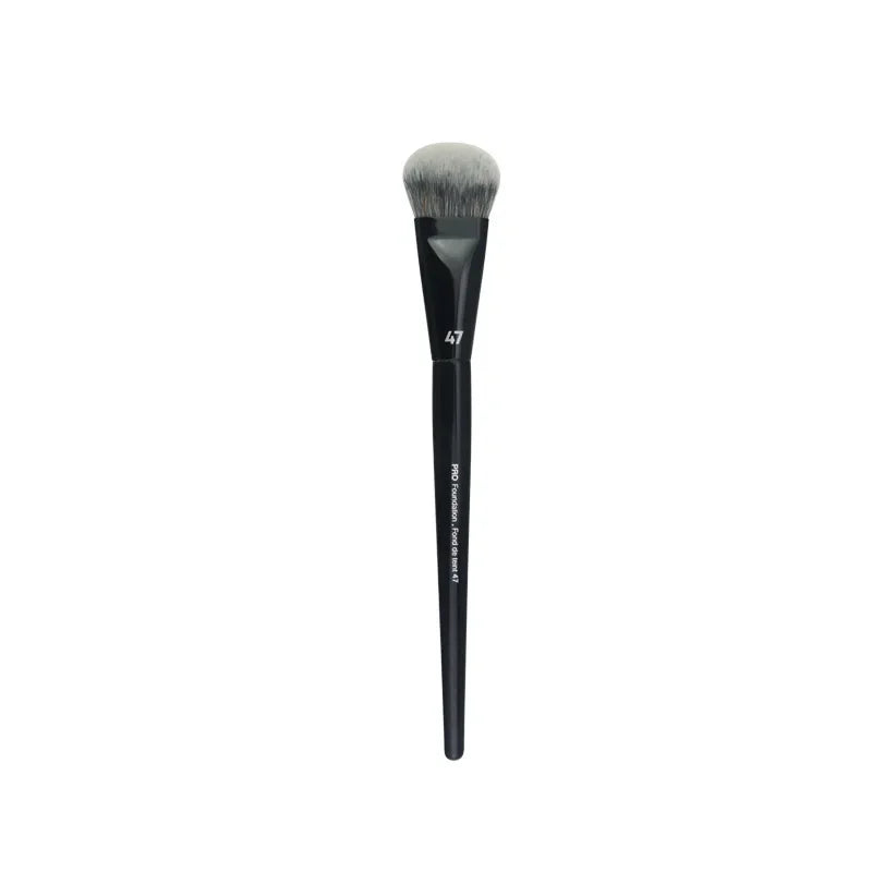 Angled Foundation Brush for Seamless Liquid & Cream Makeup - PRO Collection