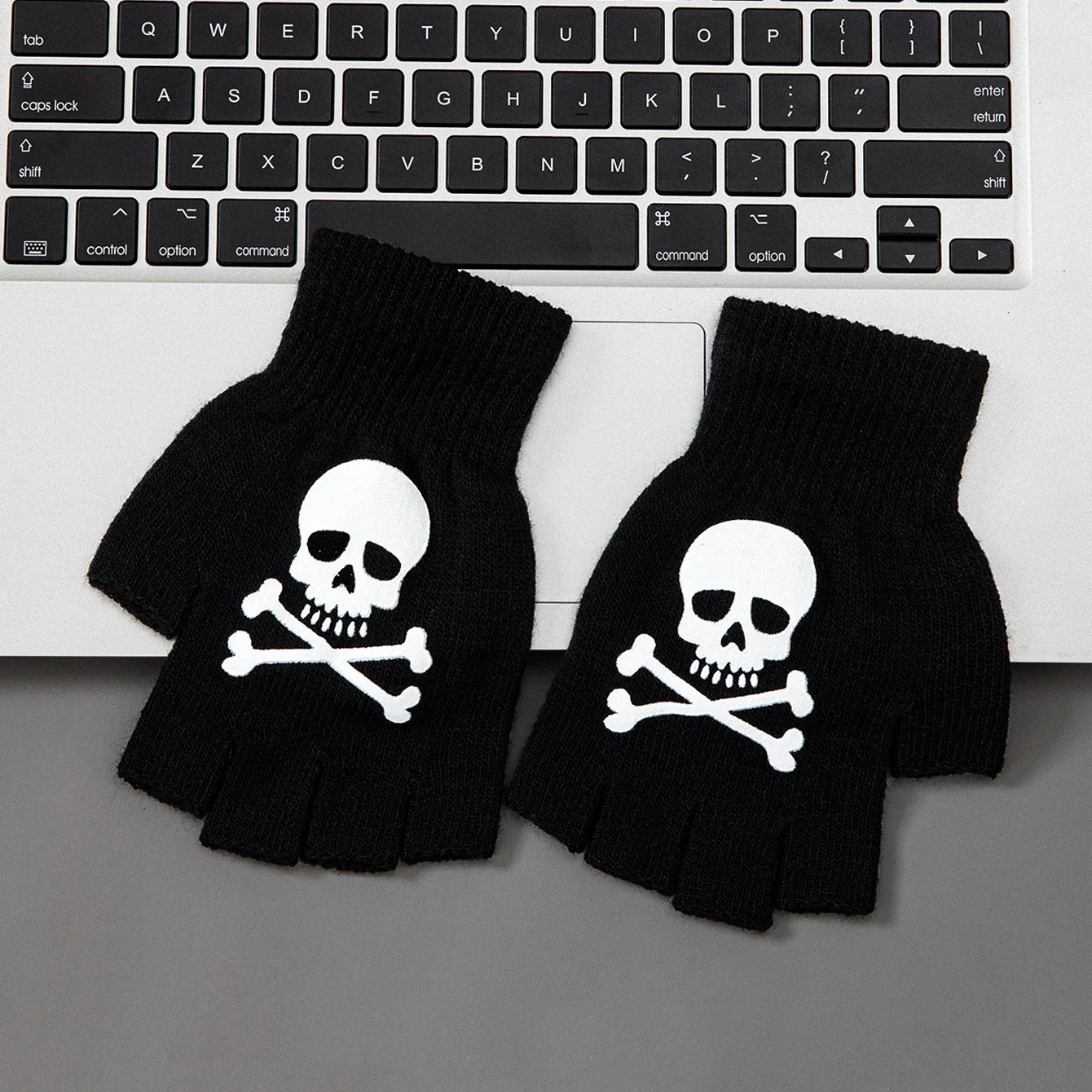 Halloween Knit Gloves with Skull Pattern for Boys & Adults - Warm Fall Winter Accessory