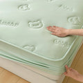 Waterproof Queen Mattress Protector with Elastic Band - Quilted, Breathable, Anti-Mite Bed Cover