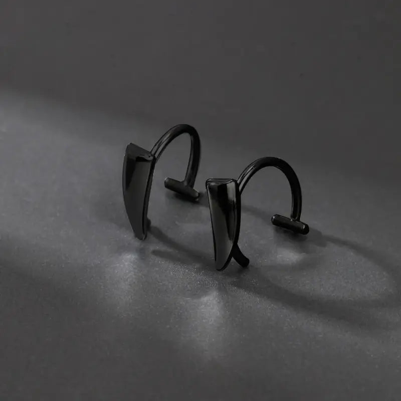 Vampire Fang Fake Lip Ring Non-Piercing Body Jewelry Punk Lip Stud for Women