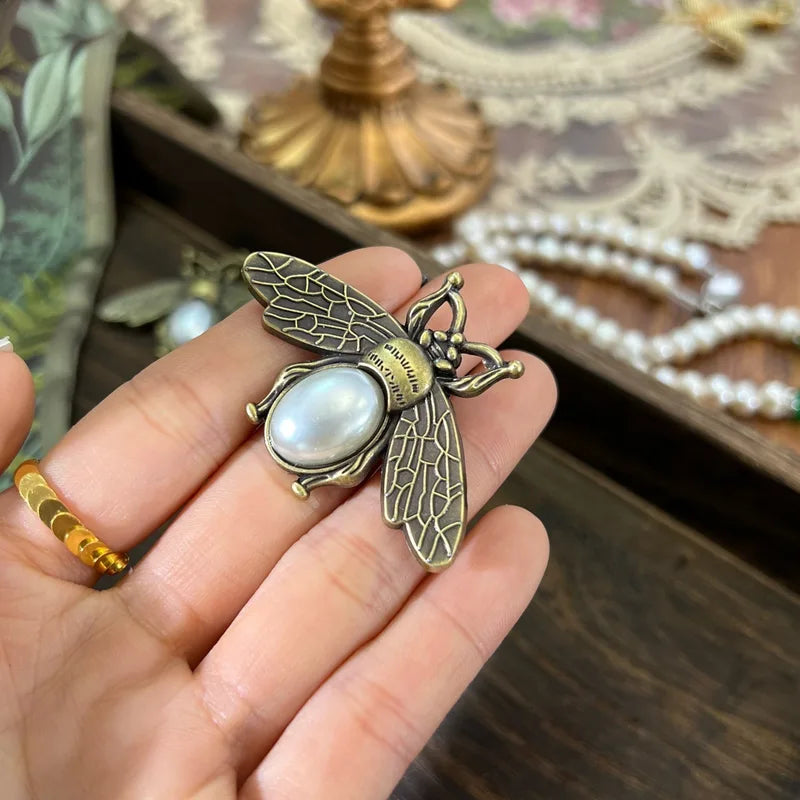 Vintage Bee Brooch Women's Accessories Trendy Collar Pin Shawl Buckle