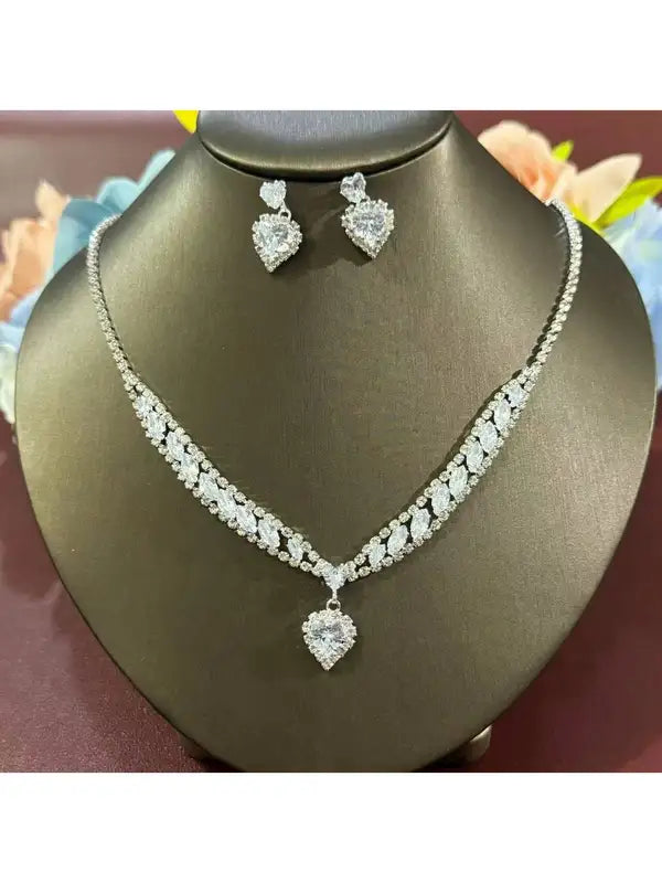 3pcs Zirconia Jewelry Set Earrings Necklace Clavicle Chain Light Luxury