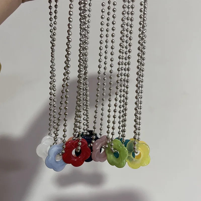 Elegant Acrylic Flowers Pendant Necklace for Women Trendy Clavicle Chain Jewelry