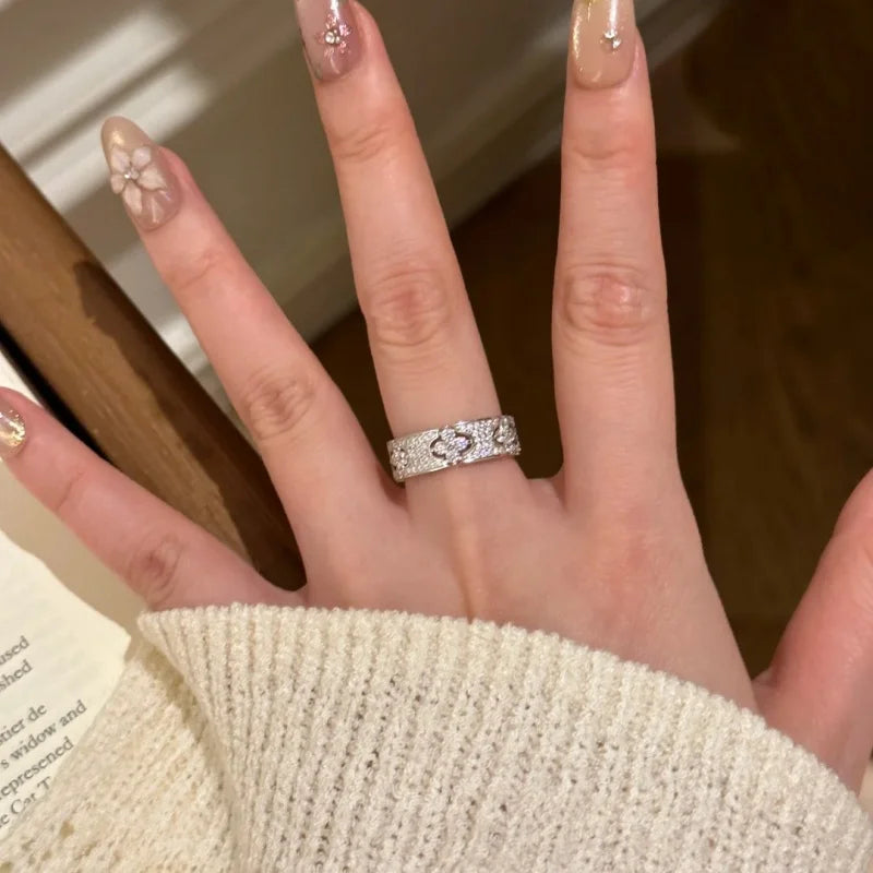 Fashion Adjustable Crystal Flower Ring for Women - Personalized Stainless Steel Jewelry