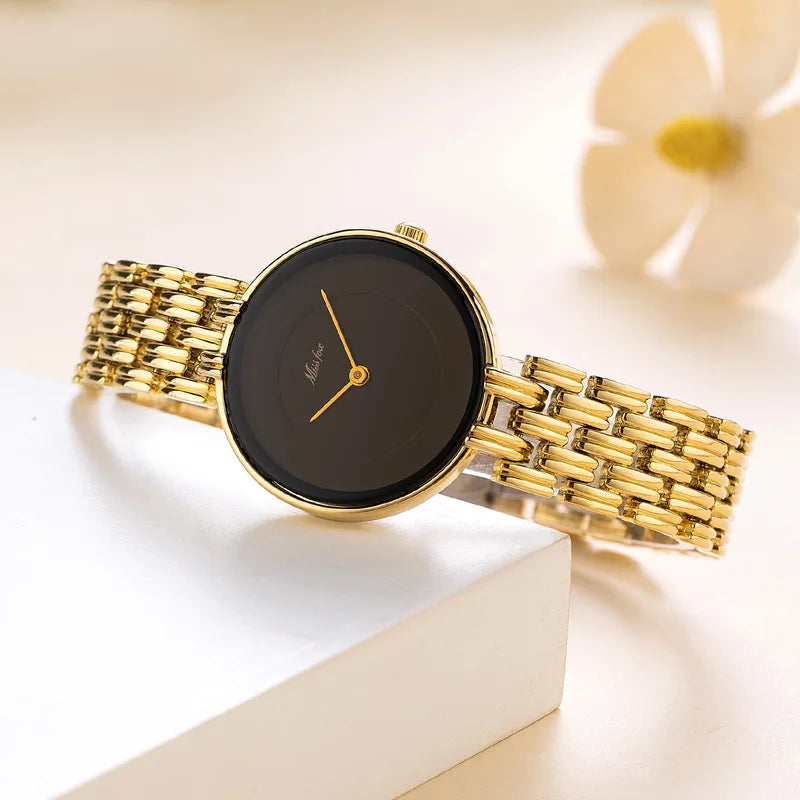 Women Business Retro Metal Quartz Watch with Waterproof Strap — Light Luxury