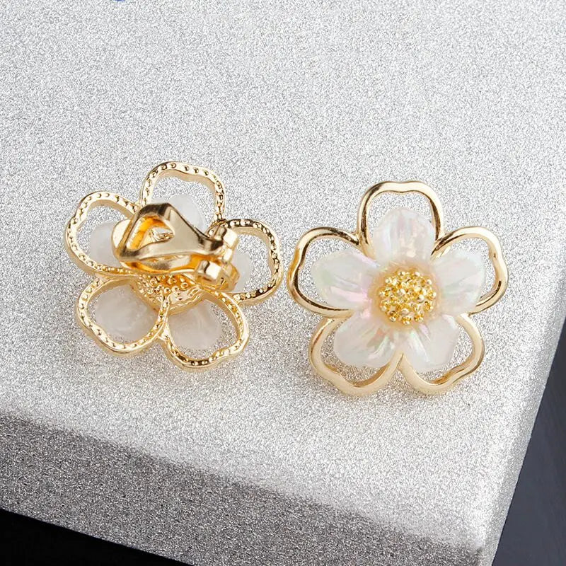 Temperament Flower Clip-On Earrings for Women Girls Korean Fashion Gold Jewelry