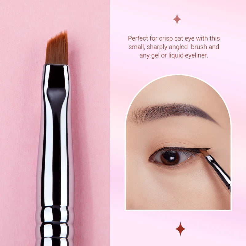 Angled Eyeliner Brush for Winged Makeup - Soft Fiber Cosmetic Tool