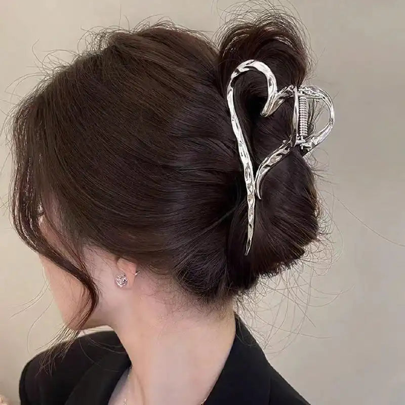 Elegant Heart-Shaped Hair Claw Clip for Women - Non-Slip Hair Accessory