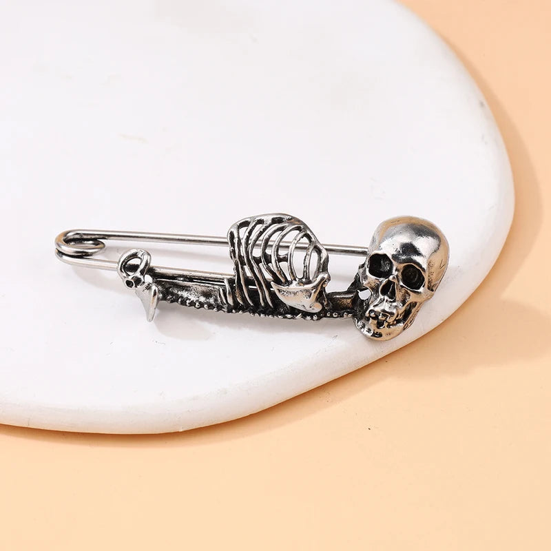 Vintage Halloween Skeleton Brooch Spooky Gothic Skull Pin for Clothing Accessories