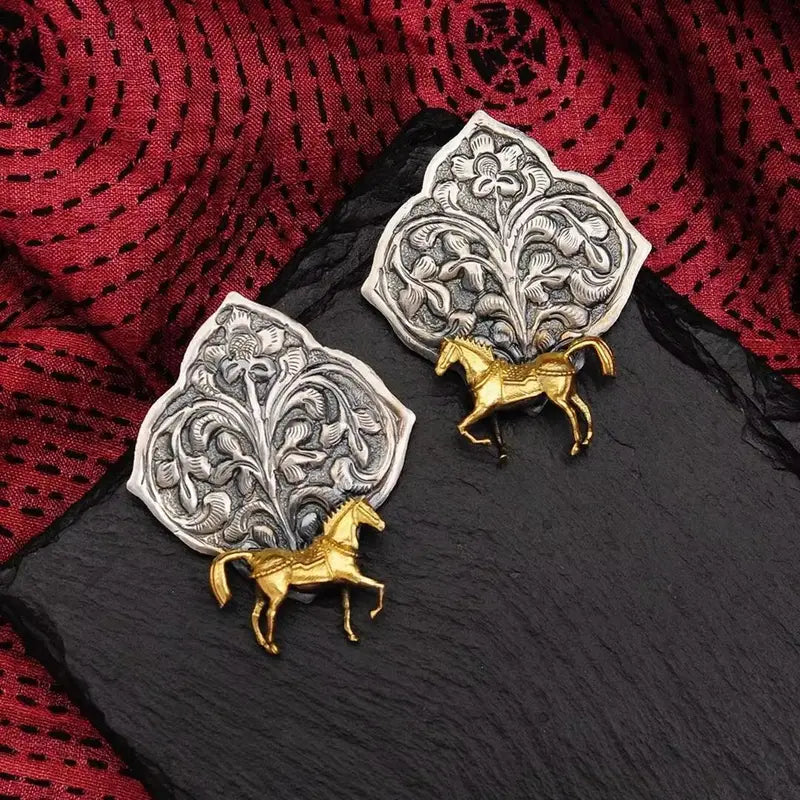 Three-Dimensional Horse-Shaped Floral Drop Earrings for Women - Stylish and Lightweight