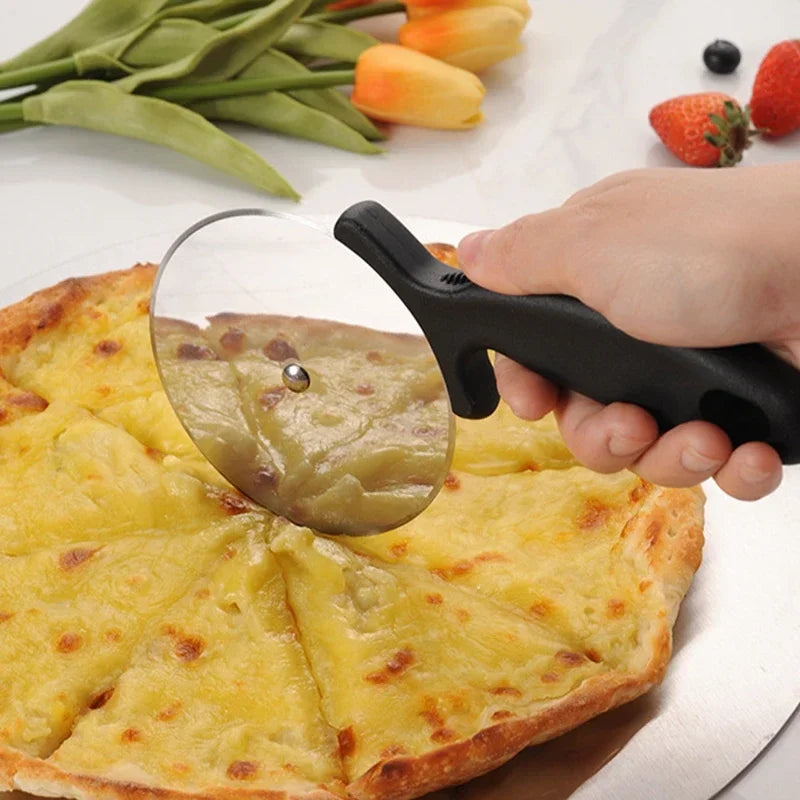 Stainless Steel Pizza Cutter Wheel with Handle - 18cm Kitchen Utensil