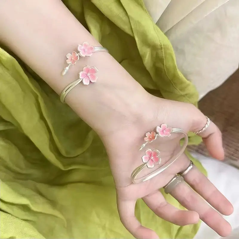 Adjustable Pink Flower Bracelet for Women - Stylish Jewelry Gift & Accessories