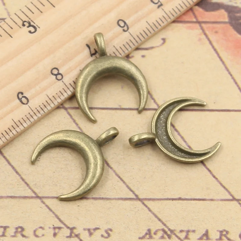 20pcs Moon Charms 21x17mm Tibetan Bronze Silver Pendants for Jewelry Making