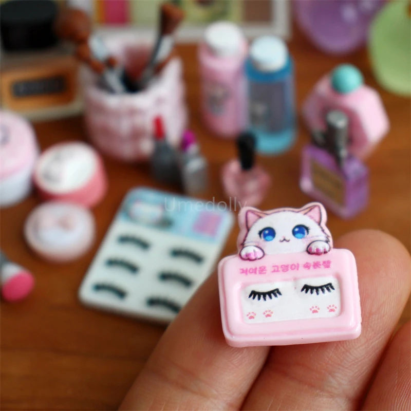 Miniature Dollhouse Makeup Brush Set - Resin Cosmetic Model for 1/6 Scale Dolls