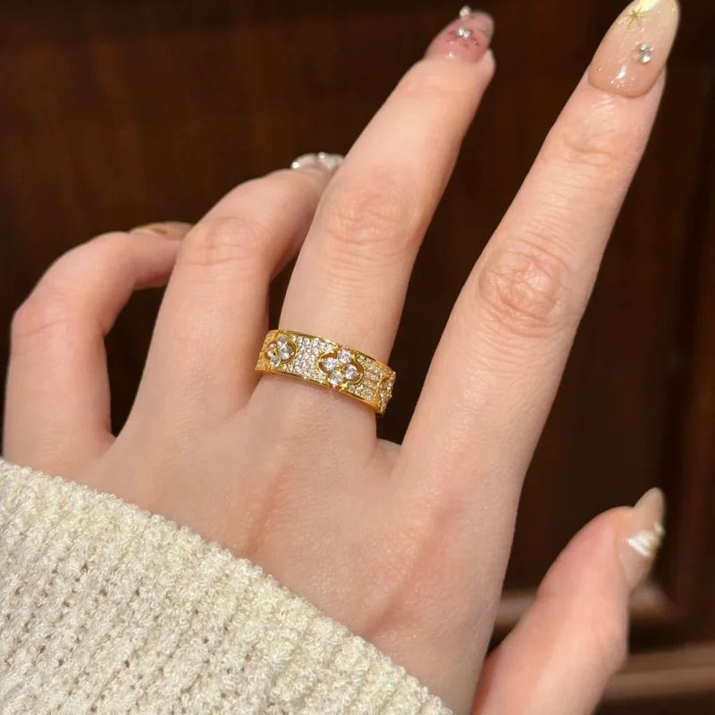 Fashion Adjustable Crystal Flower Ring for Women - Personalized Stainless Steel Jewelry