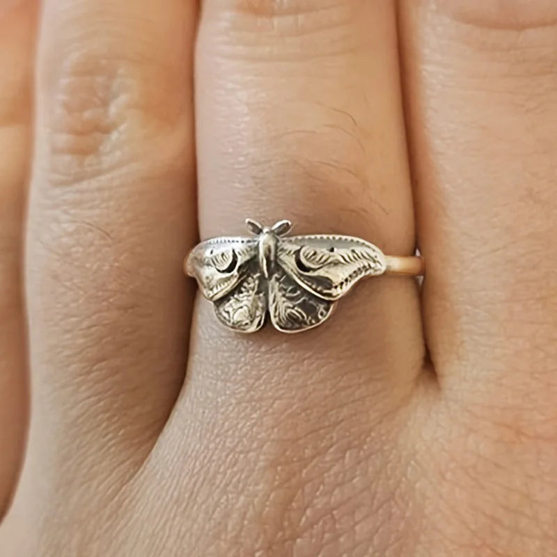 Vintage Style Butterfly Moth Ring - Women's Retro Trendy Jewelry