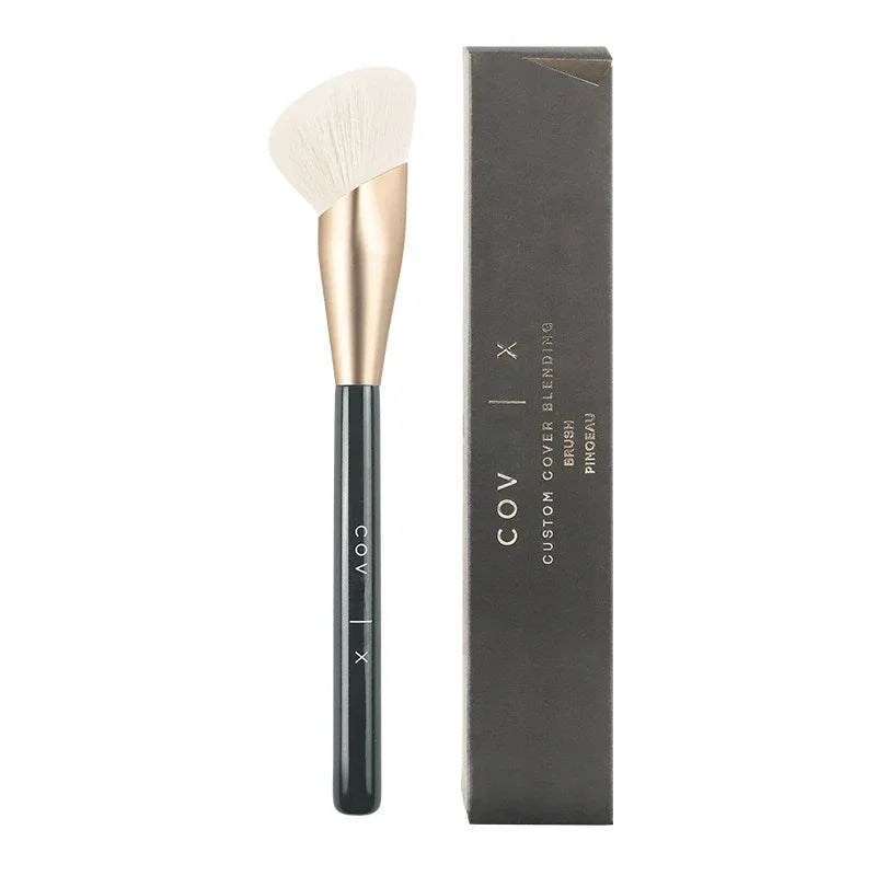 Large Fingertip Foundation Brush - Liquid Contour Makeup Tool