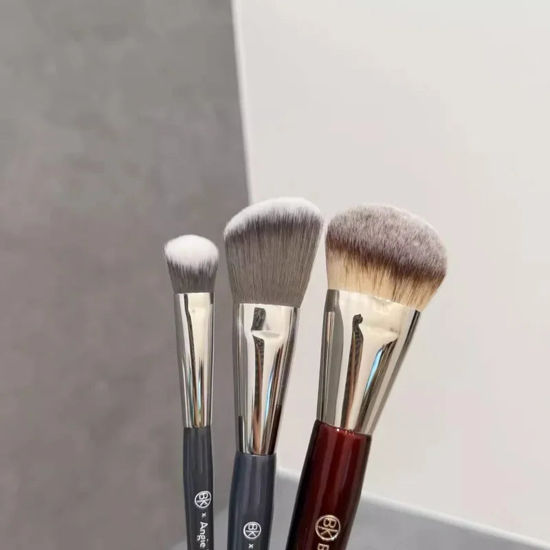 Contoured Makeup Brush Set - Liquid Foundation, Bronzer, Blush & Highlighter Tools