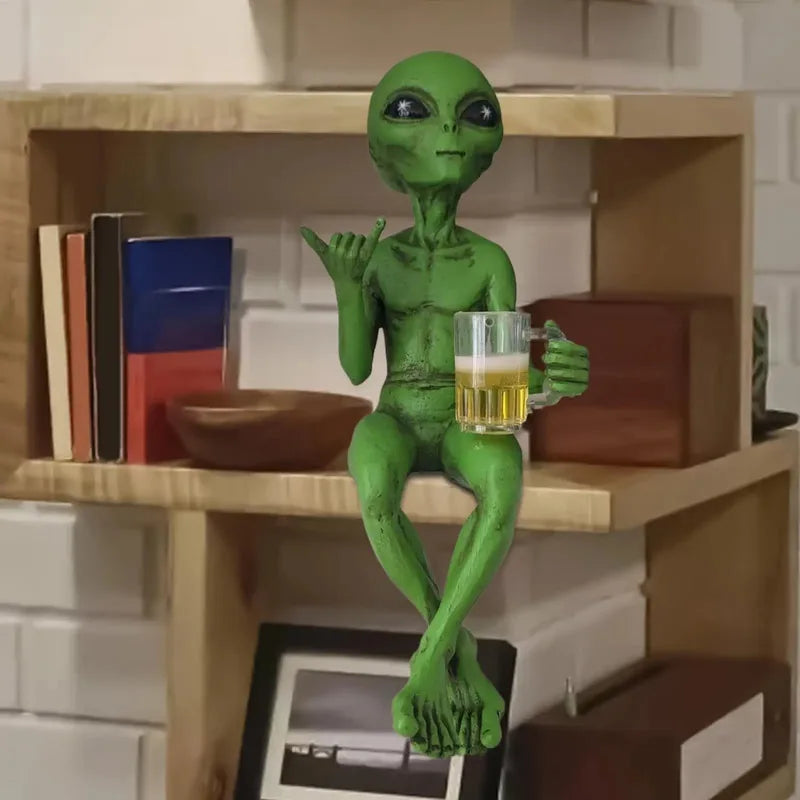Funny Alien Beer Drinking Statue Resin Garden Decor Desktop Ornament