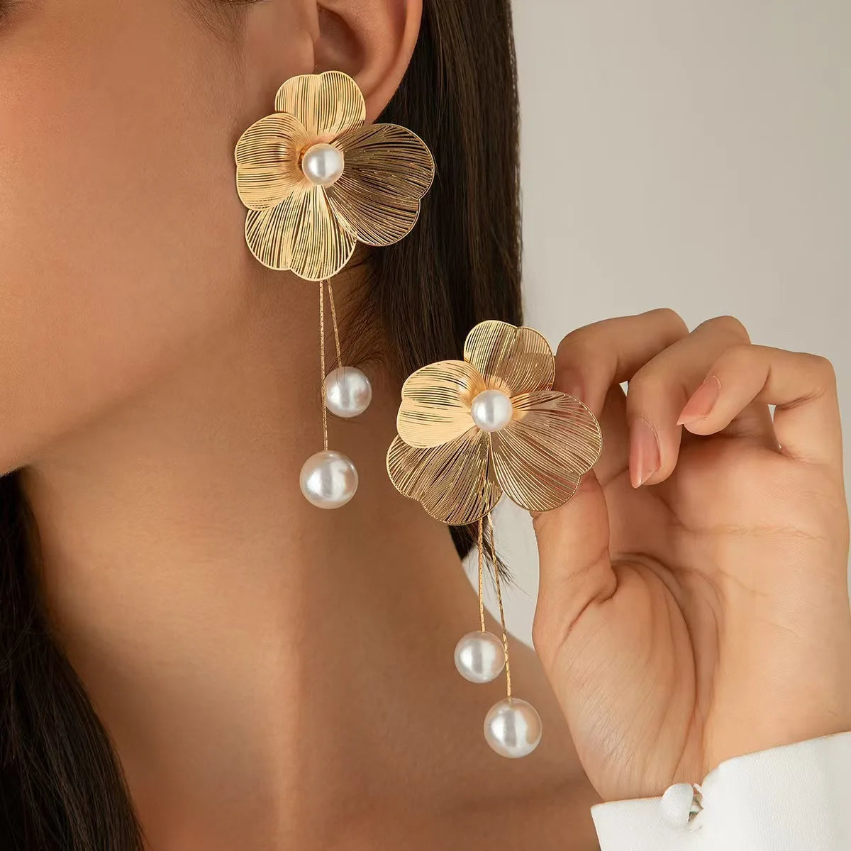 Romantic Flower Petal Tassel Drop Earrings for Women with Imitation Pearl Hanging Jewelry Gift