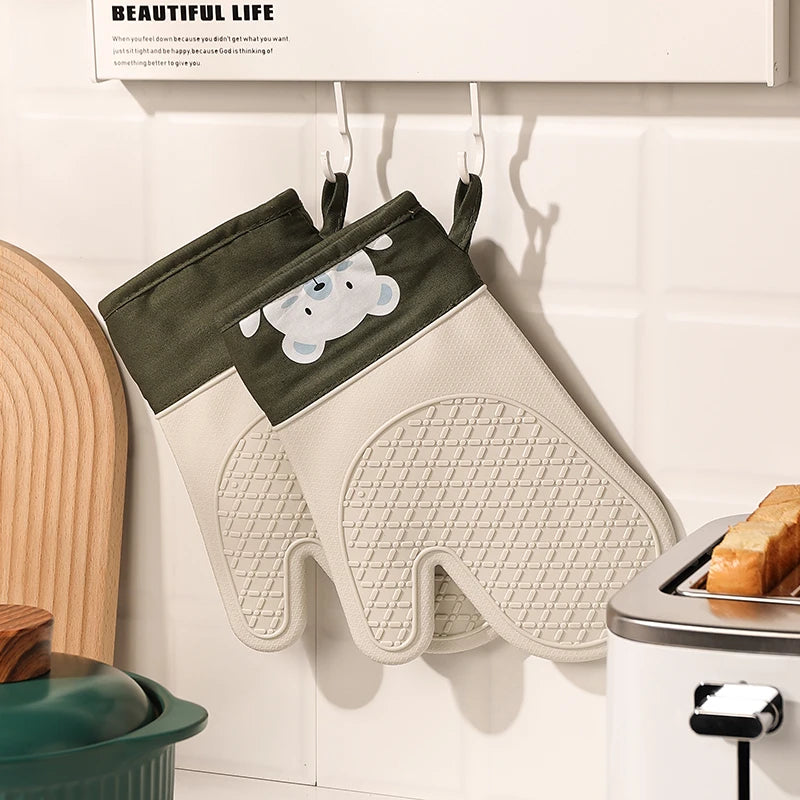 Heat-Resistant Silicone Oven Gloves Thickened Non-Slip Kitchen Safety Gloves