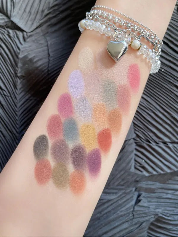 40-Color Eyeshadow Palette with Matte and Glossy Finishes - Vibrant Multi-Color Makeup Set
