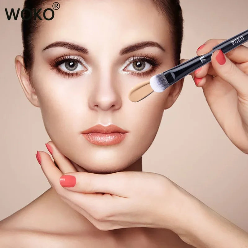Angled Concealer Makeup Brush - Buildable Coverage Professional Tool