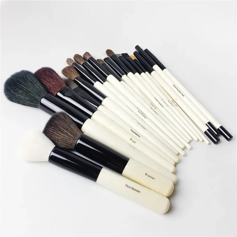 Complete Makeup Brush Set with Wooden Handles - 18 Professional Cosmetic Brushes