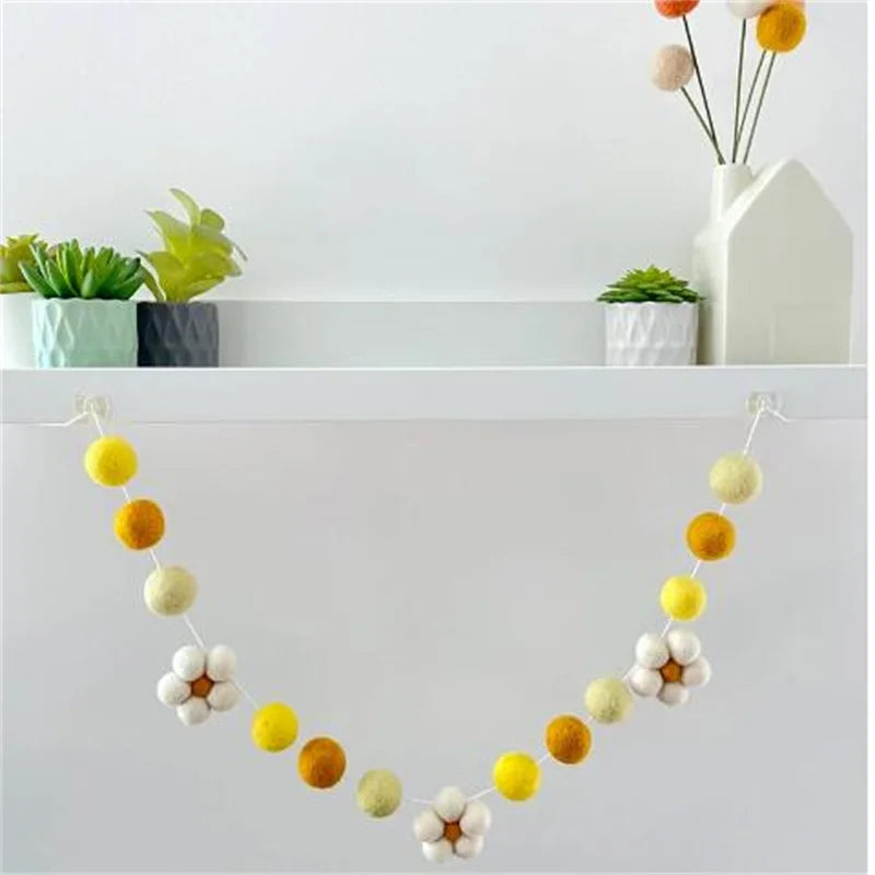 Bohemian Felt Daisy Wreath - Handmade Wool Ball Garland for Home & Nursery Decor