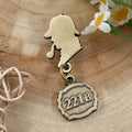 Detective Novel 221B Badge Brooch - Vintage Metal Literature Accessories Gift