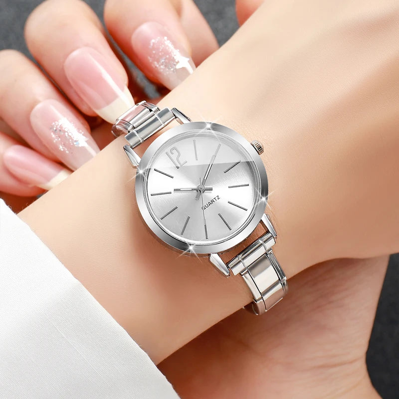 Women's Casual Analog Quartz Wristwatch with Alloy Strap - Arabic Dial
