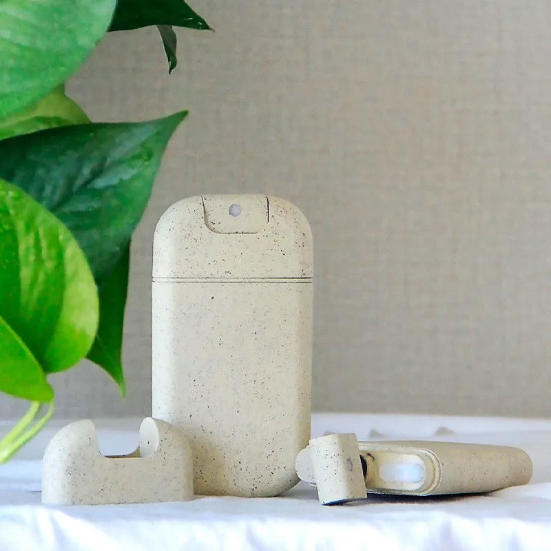 Card Shaped Portable Refillable Spray Bottle with Fine Mist for Travel and Cosmetics