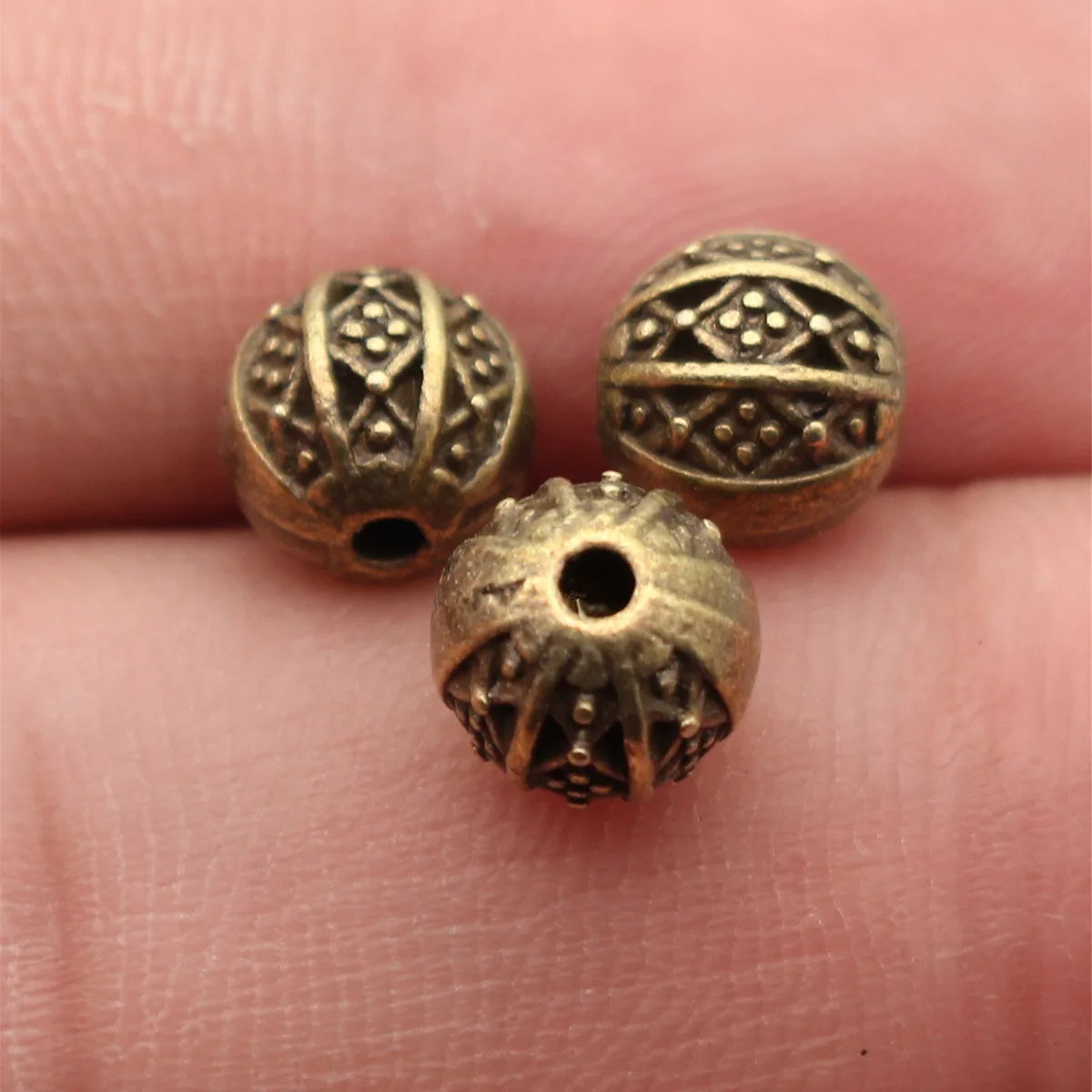Geometric Rhombus Pattern Spherical Beads Set - 8.1x8x7.9mm 3 Colors