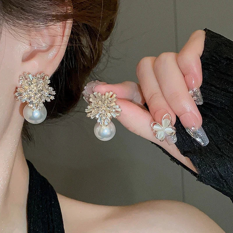 Light Luxury Imitation Pearl Earrings Women Jewelry Zircon Snowflake Studs for Party Wedding