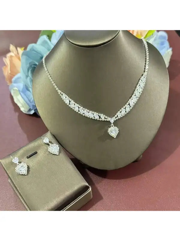 3pcs Zirconia Jewelry Set Earrings Necklace Clavicle Chain Light Luxury